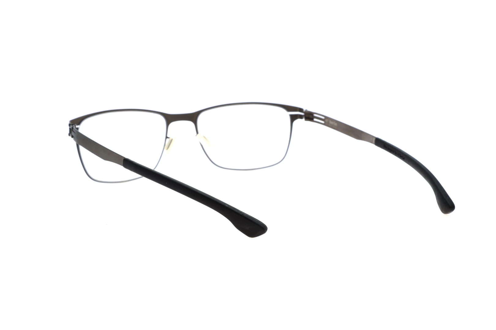 DENNIS N. GRAPGHITE/BLACK