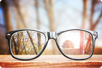 Очковые линзы для контроля миопии семейства MyopiLux® от Essilor