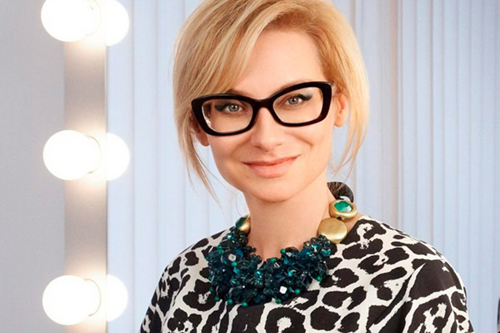 Эвелина Хромченко в очках