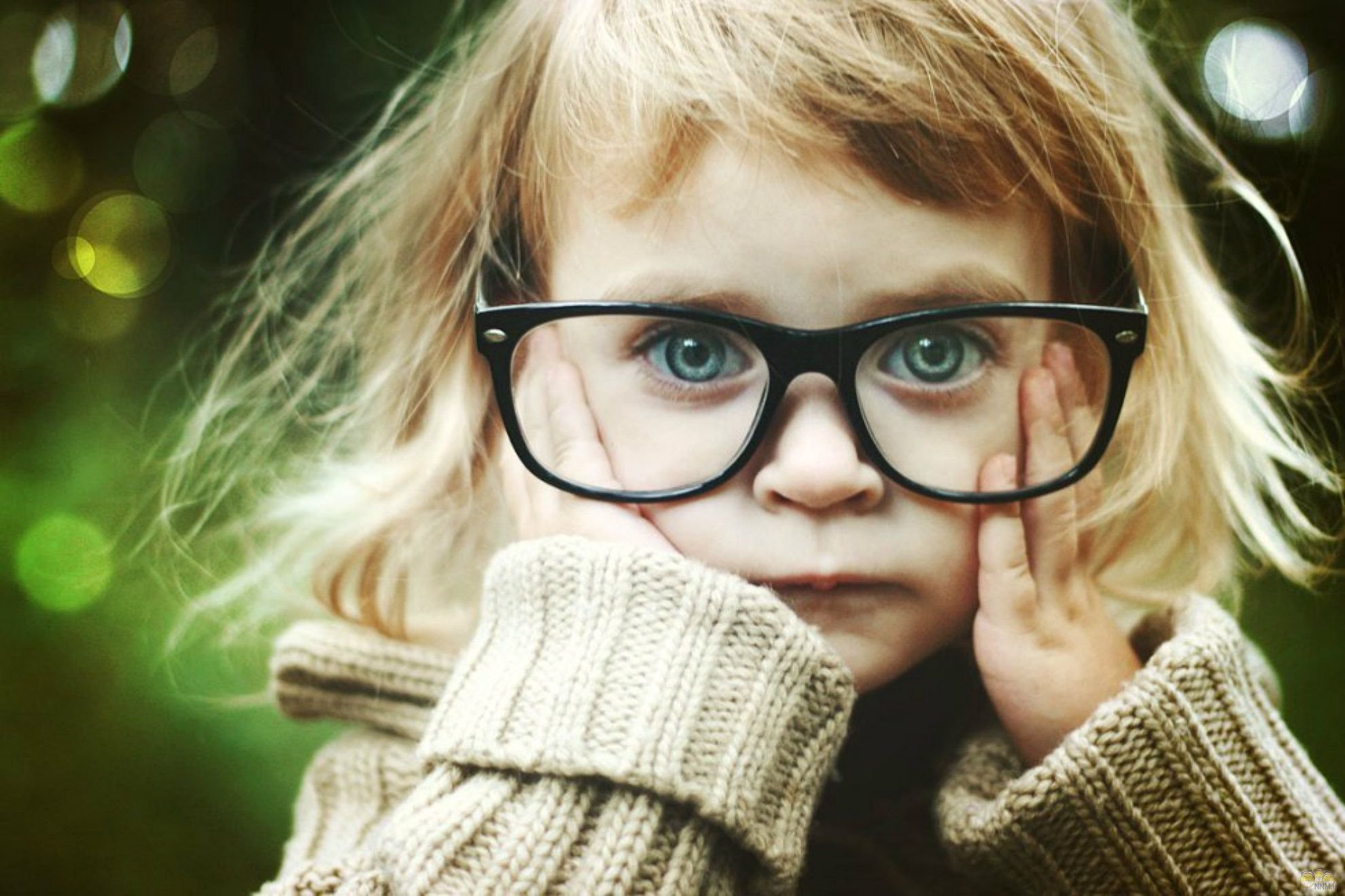 Ребенок в очках